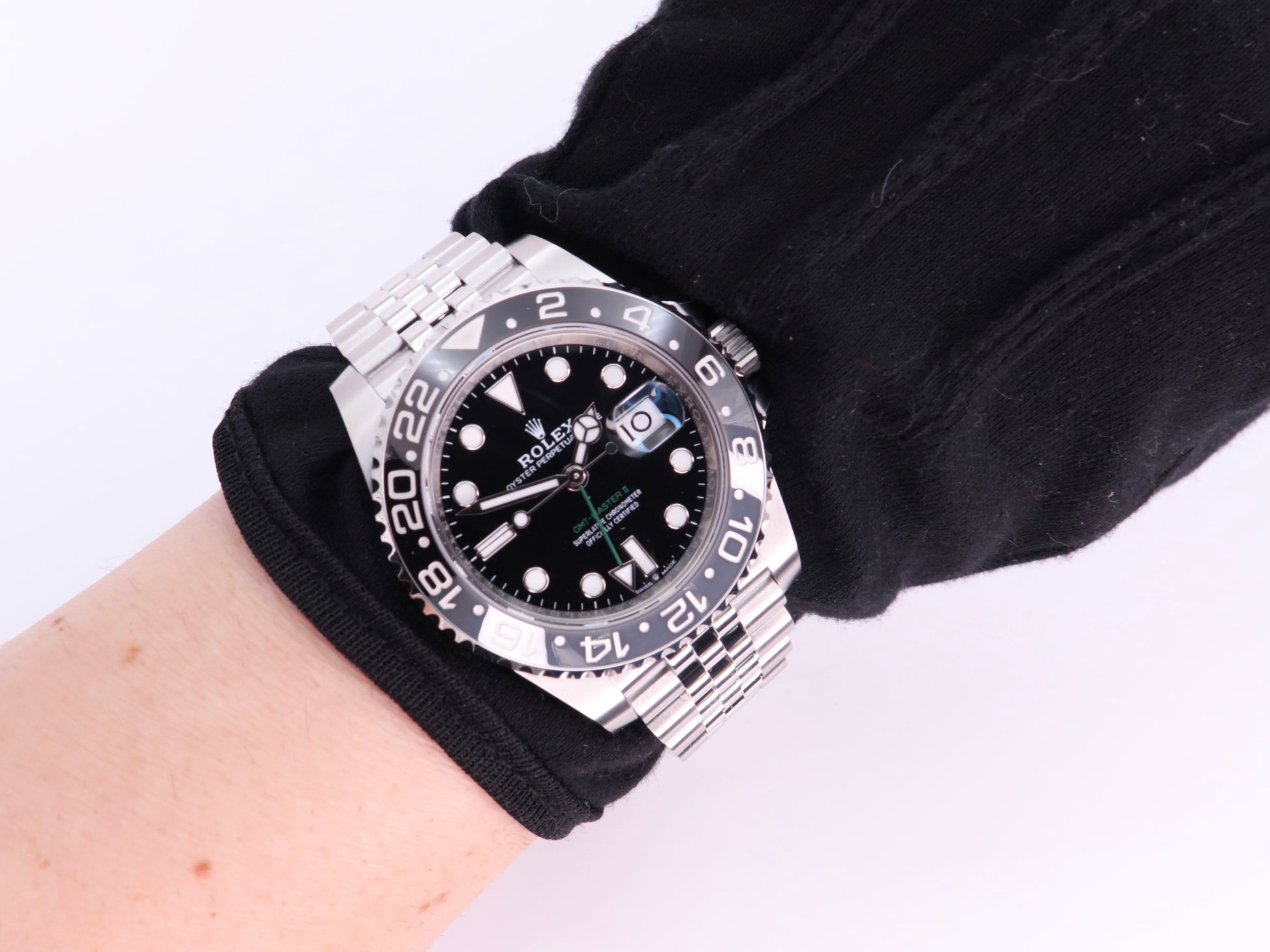 NEW 2024 Rolex GMT-Master II "Bruce Wayne" Ref. 126710GRNR - Black Dial image 9