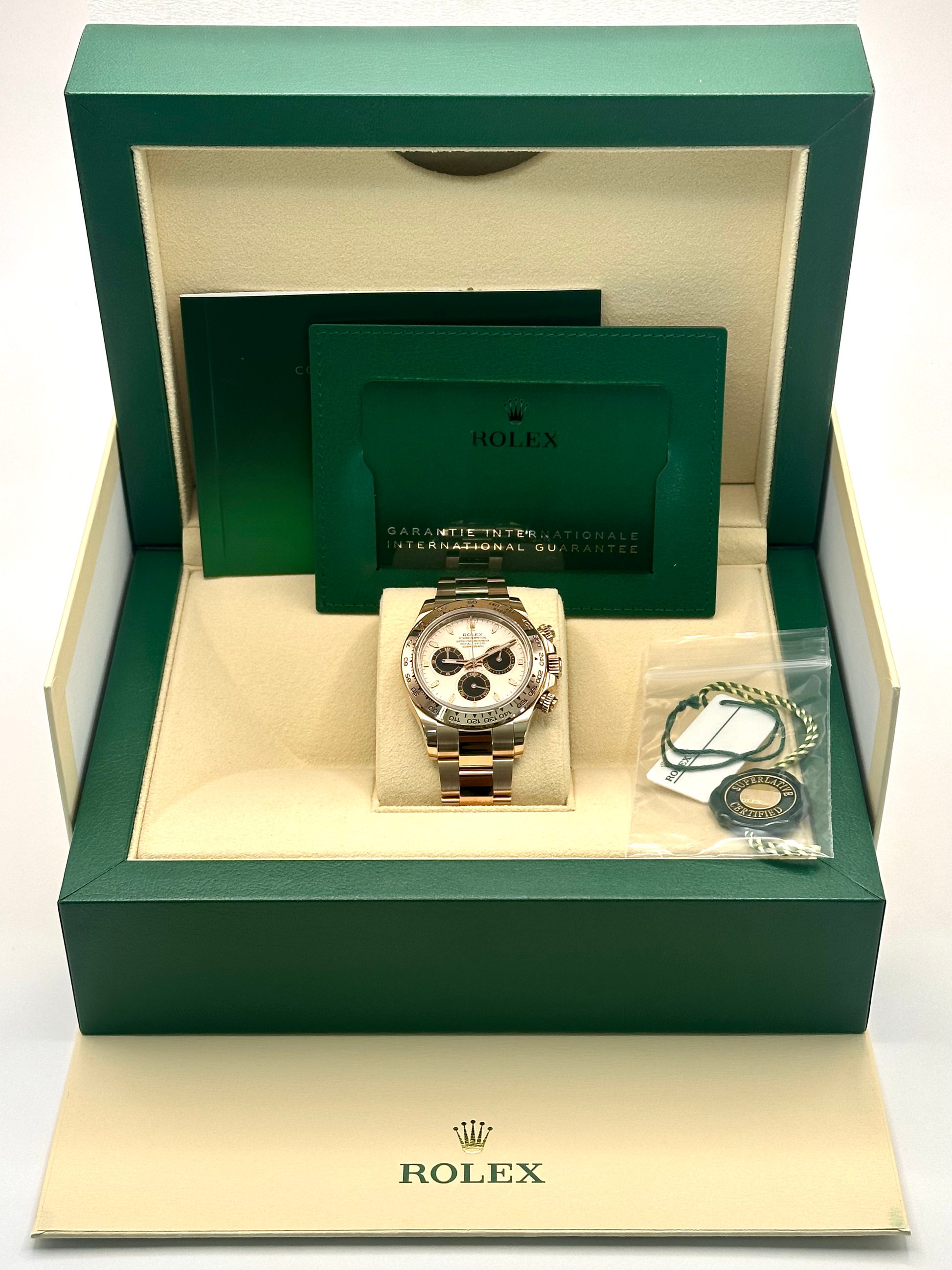 New Rolex Cosmograph Daytona Oyster 126505 - Everose Gold, Sundust Dial image 1