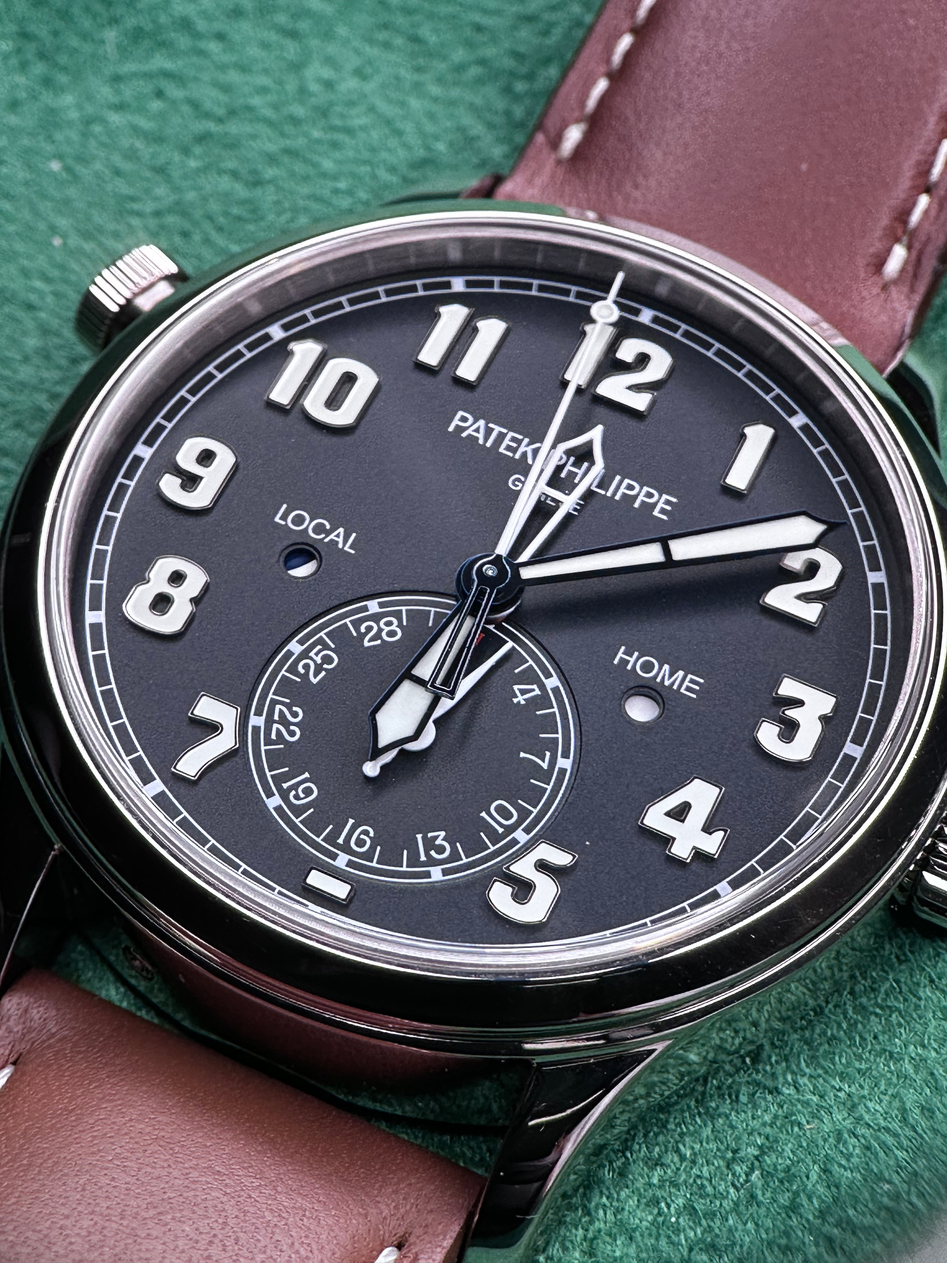 Brand New Patek Calatrava Pilot Travel Time 5524 image 1