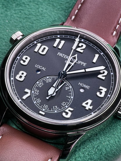 Brand New Patek Calatrava Pilot Travel Time 5524 image 1